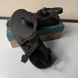 Chaco Z2 Classic Mens Size 11 Black Beach Walking Outdoor Sport Strappy Sandals